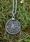 Joli pendentif avec collier - Arbre de vie, loups, lune, serpent