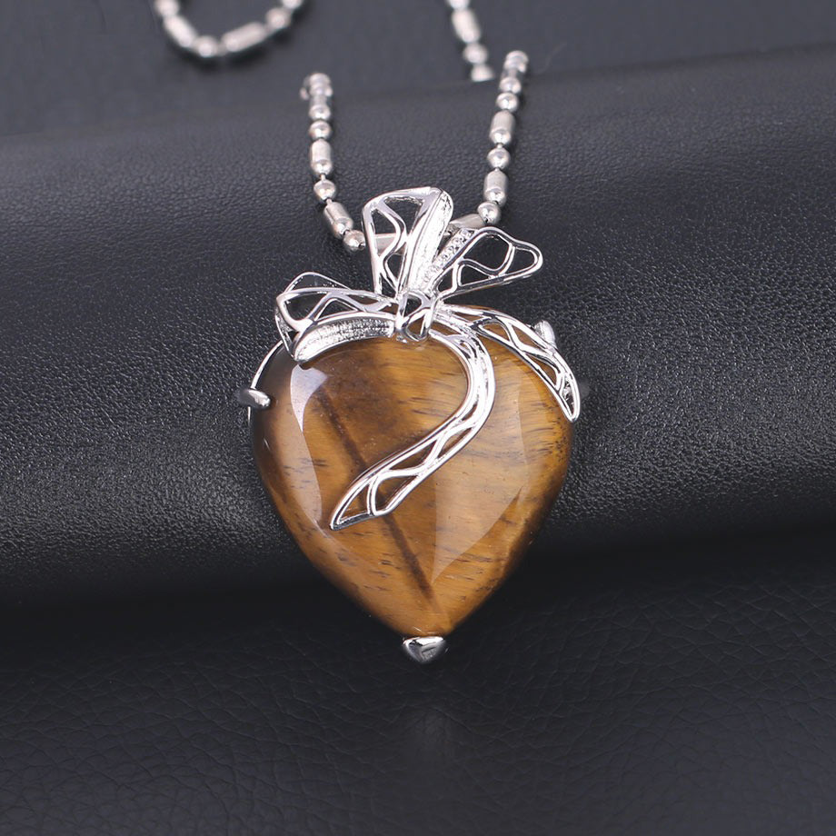 Collar con colgante de piedra de corazón romántico - 6 modelos disponibles