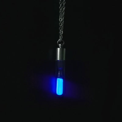 Collier pendentif en verre foncé bijou sablier chaîne classique pierre lumineuse