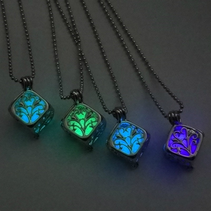 Collier avec pendentif en pierre lumineuse Antique perles scintillantes dans les ténèbres