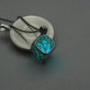 Collier avec pendentif en pierre lumineuse Antique perles scintillantes dans les ténèbres