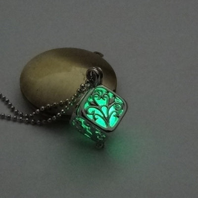 Collier avec pendentif en pierre lumineuse Antique perles scintillantes dans les ténèbres