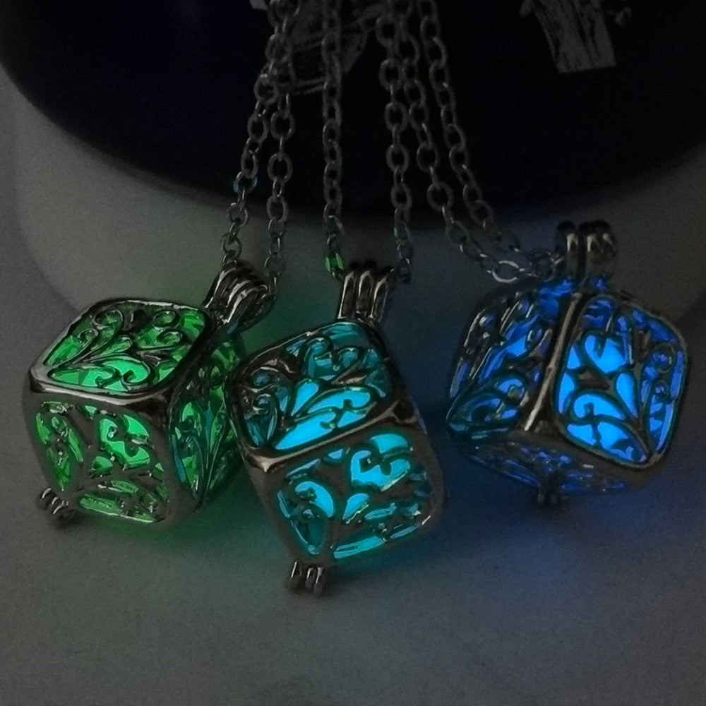 Collier avec pendentif en pierre lumineuse Antique perles scintillantes dans les ténèbres