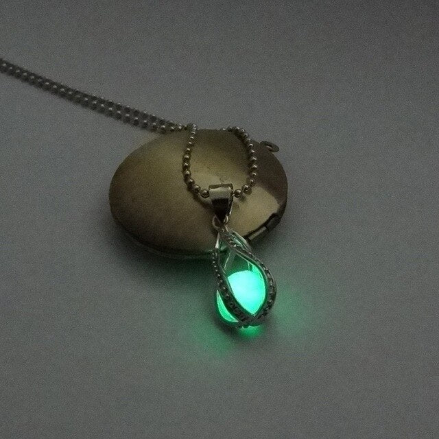Collier avec pendentif en pierre lumineuse Antique perles scintillantes dans les ténèbres