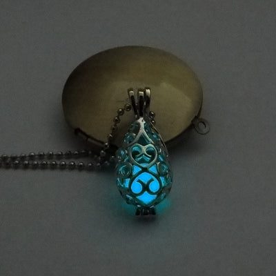 Collier avec pendentif en pierre lumineuse Antique perles scintillantes dans les ténèbres