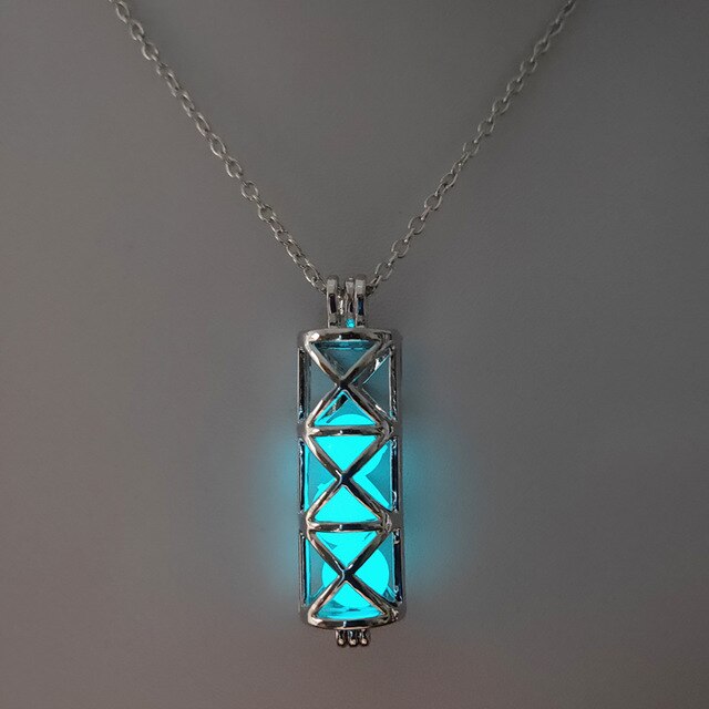 Collier avec pendentif en pierre lumineuse Antique perles scintillantes dans les ténèbres