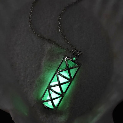 Collier avec pendentif en pierre lumineuse Antique perles scintillantes dans les ténèbres