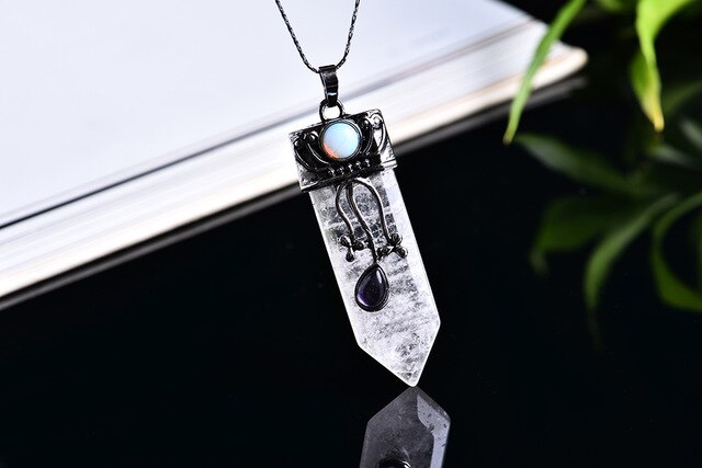 Pendentif en pierre naturelle spécial