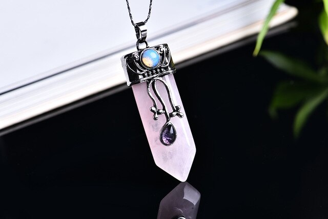 Pendentif en pierre naturelle spécial
