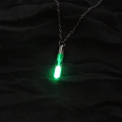 Collier pendentif en verre foncé bijou sablier chaîne classique pierre lumineuse