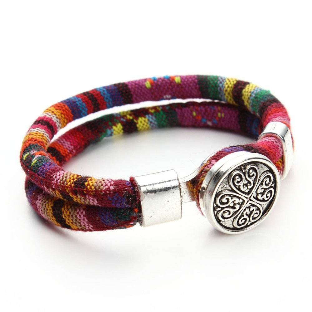 Bracelets bohémien superposés en coton cordons de couleur argent tibétain