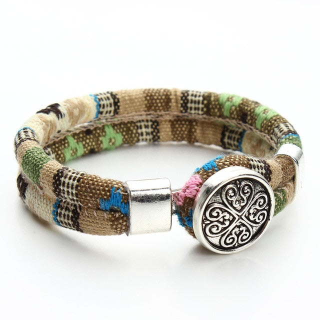Bracelets bohémien superposés en coton cordons de couleur argent tibétain