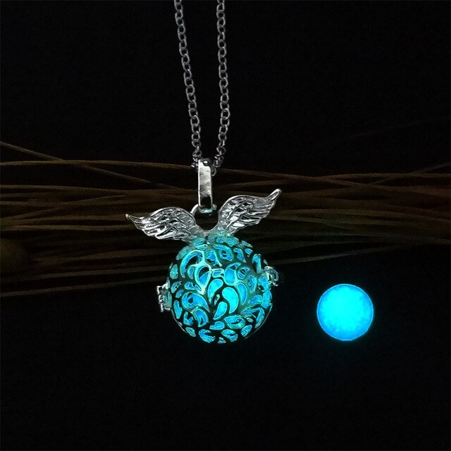 Collier lumineux en ailes d'ange pendentif en boule creuse