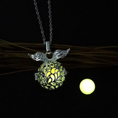Collar de alas de ángel luminoso colgante de bola hueca