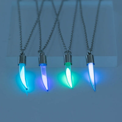 Collier pendentif en verre foncé bijou sablier chaîne classique pierre lumineuse