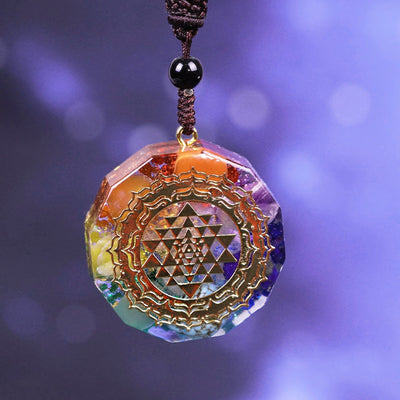 Pendentif Orgonite collier Sri Yantra géométrie sacrée