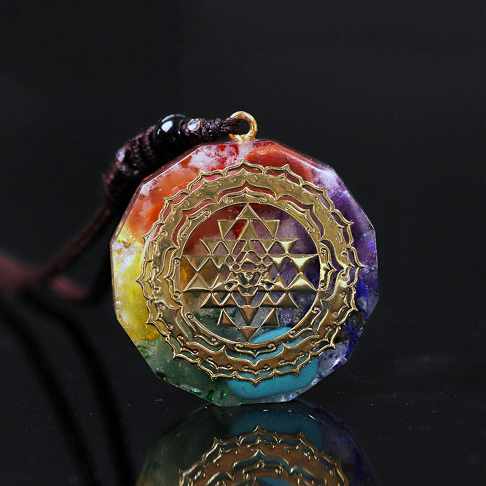 Pendentif Orgonite collier Sri Yantra géométrie sacrée