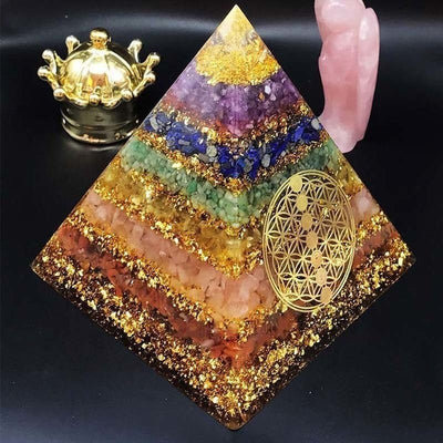 Orgonite Seven Chakra Energy Pyramid Aura Adivinación Suministros Yoga Meditación Adornos Resina