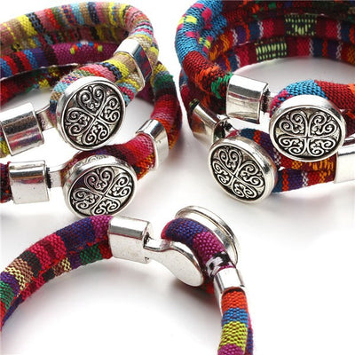 Bracelets bohémien superposés en coton cordons de couleur argent tibétain