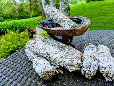 Sage blanco deja puro perfume ahumado purificación de la casa de fumadores